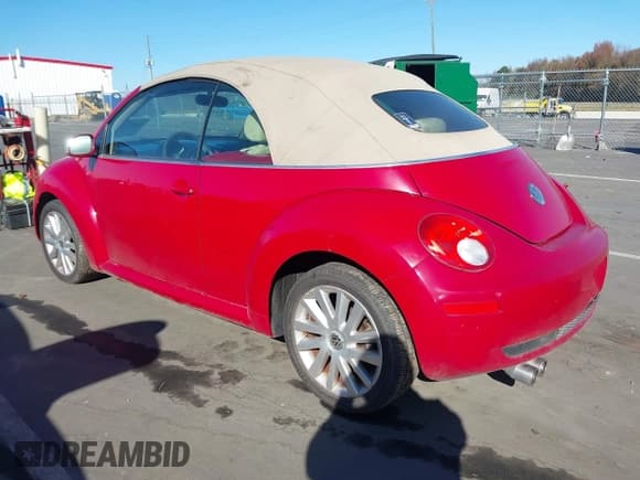 ✅ 2006 Volkswagen Beetle • VIN: 3VWRF31Y26M301190 • Lot: 43697164. Listed on IAAI with 108,926 mi. Free auction sales archive from the USA and detailed vehicle history report at DreamBid. Image 3.
