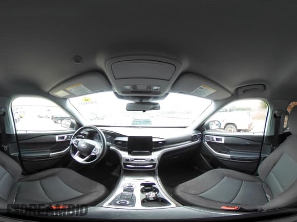 ✅ 2022 Ford Explorer XLT • VIN: 1FMSK8DH3NGA47549 • Lot: 43658425. Wystawiony na IAAI z przebiegiem 69 613 mil. Bezpłatny archiwum sprzedaży aukcyjnych z USA i szczegółowy raport historii pojazdu na DreamBid. Zdjęcie 18.