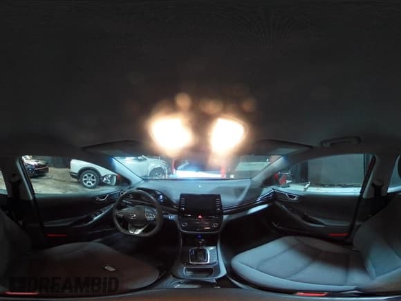 ✅ 2020 Hyundai Ioniq Blue • VIN: KMHC65LC4LU227764 • Lot: 41759807. Wystawiony na IAAI z przebiegiem 54 598 mil. Bezpłatny archiwum sprzedaży aukcyjnych z USA i szczegółowy raport historii pojazdu na DreamBid. Zdjęcie 20.