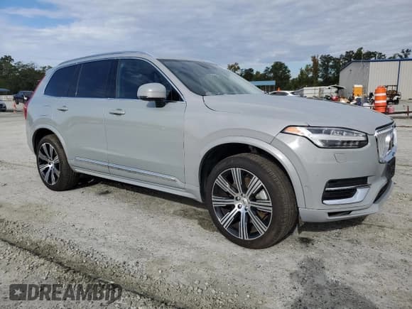 ✅ 2025 Volvo XC90 Plus • VIN: YV4H60PE6S1330836 • Lot: 84727965. Wystawiony na Copart z przebiegiem 3 050 mil. Bezpłatny archiwum sprzedaży aukcyjnych z USA i szczegółowy raport historii pojazdu na DreamBid. Zdjęcie 4.