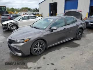 2021 Toyota Camry Hybrid SE z VIN 4T1S31AK8MU559196, wystawiony jako Copart lot #69206845 z przebiegiem 58 004 mil mil oraz Szkoda całkowita • Salvage title. Historia ofert i sprzedaży dostępna na DreamBid. Obrazek 1.
