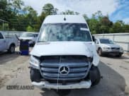 ✅ 2022 Mercedes-Benz Sprinter Cargo • VIN: W1W40BHY5NT103822 • Lot: 62827145. Wystawiony na Copart z przebiegiem 42 921 mil. Bezpłatny archiwum sprzedaży aukcyjnych z USA i szczegółowy raport historii pojazdu na DreamBid. Zdjęcie 5.