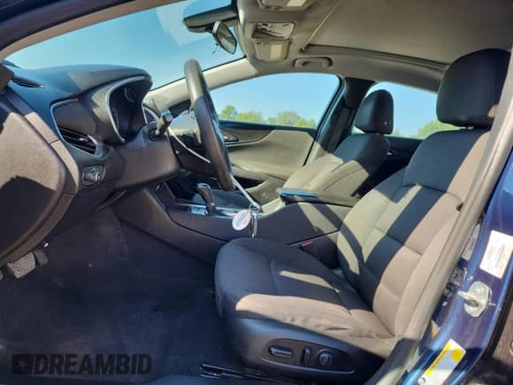 2020 Chevrolet Malibu LT z VIN 1G1ZD5ST4LF066562, wystawiony jako Copart lot #84482535 z przebiegiem 146 803 mil mil oraz Szkoda całkowita • Salvage title. Historia ofert i sprzedaży dostępna na DreamBid. Obrazek 7.