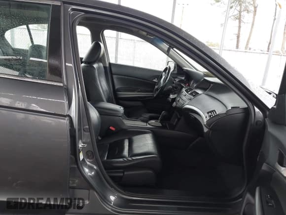 ✅ 2009 Honda Accord EX-L • VIN: 1HGCP26829A136396 • Lot: 43766182. Wystawiony na IAAI z przebiegiem 157 094 mil. Bezpłatny archiwum sprzedaży aukcyjnych z USA i szczegółowy raport historii pojazdu na DreamBid. Zdjęcie 5.