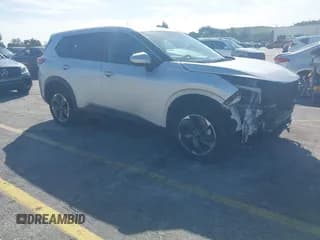 ✅ 2024 Nissan Rogue SV • VIN: 5N1BT3BB3RC751648 • Лот: 43672875. Опубликован ранее на IAAI с пробегом 43 729 миль. Бесплатный доступ к архиву аукционных продаж из США и подробный отчёт об истории автомобиля на DreamBid. Изображение 1.