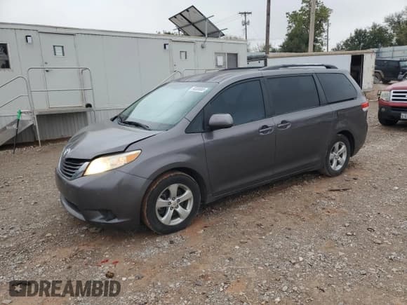 ✅ 2012 Toyota Sienna LE • VIN: 5TDKK3DC9CS211658 • Lot: 90089685. Listed on Copart with 142,143 mi. Free auction sales archive from the USA and detailed vehicle history report at DreamBid. Image 1.