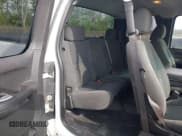 ✅ 2008 Chevrolet Silverado 2500HD • VIN: 1GBHK29668E192575 • Lot: 41925115. Wystawiony na IAAI z przebiegiem 241 278 mil. Bezpłatny archiwum sprzedaży aukcyjnych z USA i szczegółowy raport historii pojazdu na DreamBid. Zdjęcie 8.