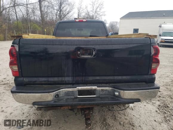 ✅ 2005 Chevrolet Silverado 1500 LS • VIN: 1GCEK19T35E273169 • Лот: 80957554. Опубликован ранее на Copart с пробегом 137 918 миль. Бесплатный доступ к архиву аукционных продаж из США и подробный отчёт об истории автомобиля на DreamBid. Изображение 6.