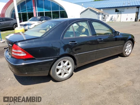 ✅ 2003 Mercedes-Benz C 240 • VIN: WDBRF81J73F398738 • Lot: 56143605. Listed on Copart with 121,058 mi. Free auction sales archive from the USA and detailed vehicle history report at DreamBid. Image 3.