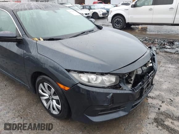 ✅ 2017 Honda Civic LX • VIN: 2HGFC2F57HH542429 • Lot: 43711553. Wystawiony na IAAI z przebiegiem 80 981 mil. Bezpłatny archiwum sprzedaży aukcyjnych z USA i szczegółowy raport historii pojazdu na DreamBid. Zdjęcie 6.
