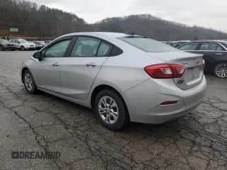 ✅ 2019 Chevrolet Cruze LS • VIN: 1G1BC5SM3K7147011 • Lot: 67678112. Wystawiony na Copart z przebiegiem 88 472 mil. Bezpłatny archiwum sprzedaży aukcyjnych z USA i szczegółowy raport historii pojazdu na DreamBid. Zdjęcie 2.