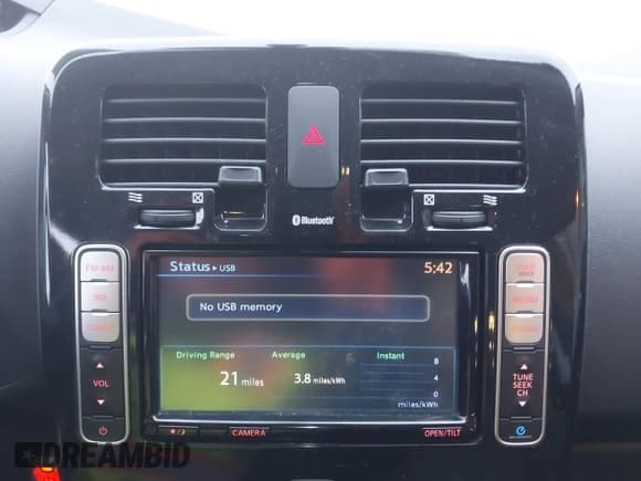 ✅ 2015 Nissan LEAF S • VIN: 1N4AZ0CP5FC326523 • Lot: 43632898. Wystawiony na IAAI z przebiegiem 80 654 mil. Bezpłatny archiwum sprzedaży aukcyjnych z USA i szczegółowy raport historii pojazdu na DreamBid. Zdjęcie 18.