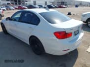 ✅ 2015 BMW 3 Series 328i • VIN: WBA3A5G56FNS83909 • Lot: 42931894. Wystawiony na IAAI z przebiegiem 131 937 mil. Bezpłatny archiwum sprzedaży aukcyjnych z USA i szczegółowy raport historii pojazdu na DreamBid. Zdjęcie 3.