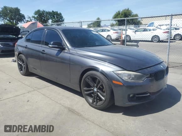 ✅ 2012 BMW 3 Series 328i • VIN: WBA3C1C53CF431075 • Lot: 56257675. Listed on Copart with 172,887 mi. Free auction sales archive from the USA and detailed vehicle history report at DreamBid. Image 4.