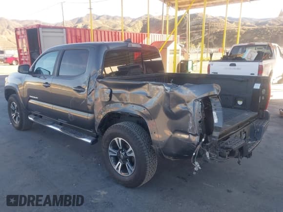 ✅ 2019 Toyota Tacoma TRD Sport • VIN: 3TMAZ5CN1KM081833 • Lot: 43656686. Listed on IAAI with 133,830 mi. Free auction sales archive from the USA and detailed vehicle history report at DreamBid. Image 18.