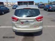 ✅ 2018 Ford C-Max SE • VIN: 1FADP5AU7JL105118 • Lot: 42085019. Wystawiony na IAAI z przebiegiem 71 019 mil. Bezpłatny archiwum sprzedaży aukcyjnych z USA i szczegółowy raport historii pojazdu na DreamBid. Zdjęcie 16.