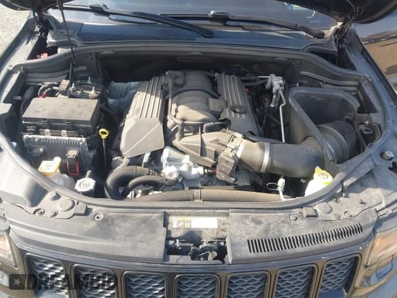 ✅ 2018 Jeep Grand Cherokee SRT • VIN: 1C4RJFDJ7JC412717 • Lot: 41907522. Wystawiony na IAAI z przebiegiem 68 860 mil. Bezpłatny archiwum sprzedaży aukcyjnych z USA i szczegółowy raport historii pojazdu na DreamBid. Zdjęcie 10.