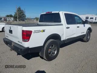 ✅ 2014 Nissan Titan SV • VIN: 1N6AA0EC8EN501679 • Lot: 42823279. Wystawiony na IAAI z przebiegiem 135 111 mil. Bezpłatny archiwum sprzedaży aukcyjnych z USA i szczegółowy raport historii pojazdu na DreamBid. Zdjęcie 4.