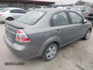 2009 Chevrolet Aveo 1LT z VIN KL1TD56E99B629458, wystawiony jako IAAI lot #41506661 z przebiegiem 87 411 mil mil oraz . Historia ofert i sprzedaży dostępna na DreamBid. Obrazek 4.