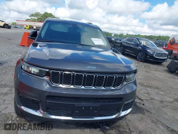 ✅ 2023 Jeep Grand Cherokee Limited • VIN: 1C4RJKBG1P8703354 • Lot: 42764671. Listed on IAAI with 40,695 mi. Free auction sales archive from the USA and detailed vehicle history report at DreamBid. Image 12.