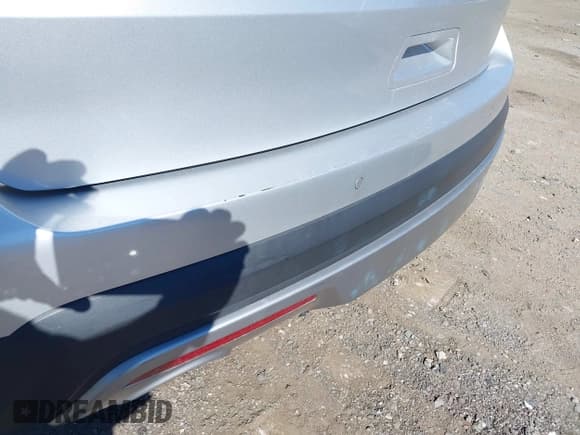 ✅ 2016 Ford Explorer XLT • VIN: 1FM5K8D89GGC63230 • Lot: 43342186. Wystawiony na IAAI z przebiegiem 85 004 mil. Bezpłatny archiwum sprzedaży aukcyjnych z USA i szczegółowy raport historii pojazdu na DreamBid. Zdjęcie 6.