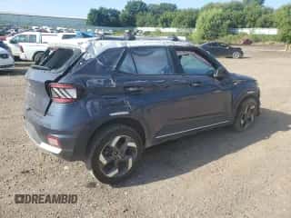 2020 Hyundai Venue Denim z VIN KMHRC8A37LU053180, wystawiony jako Copart lot #68432254 z przebiegiem Nie podano mil oraz Nie do naprawy • Non repairable. Historia ofert i sprzedaży dostępna na DreamBid. Obrazek 3.