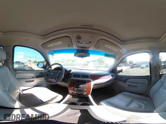 ✅ 2011 Chevrolet Tahoe LT • VIN: 1GNSKBE05BR303059 • Lot: 42979551. Wystawiony na IAAI z przebiegiem 129 738 mil. Bezpłatny archiwum sprzedaży aukcyjnych z USA i szczegółowy raport historii pojazdu na DreamBid. Zdjęcie 18.