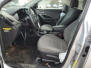 ✅ 2015 Hyundai Santa Fe • VIN: 5XYZT3LB8FG273963 • Лот: 45604724. Опубликован ранее на Copart с пробегом 75 148 миль. Бесплатный доступ к архиву аукционных продаж из США и подробный отчёт об истории автомобиля на DreamBid. Изображение 7.