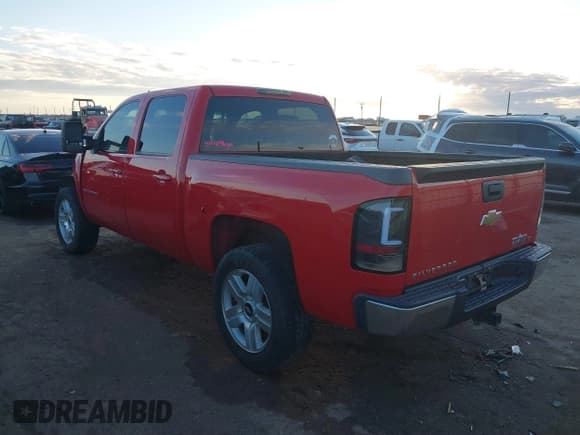 ✅ 2007 Chevrolet Silverado 1500 1LT • VIN: 3GCEC13J57G535161 • Lot: 41282921. Wystawiony na IAAI z przebiegiem Nie podano. Bezpłatny archiwum sprzedaży aukcyjnych z USA i szczegółowy raport historii pojazdu na DreamBid. Zdjęcie 3.