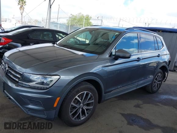 ✅ 2018 Volkswagen Tiguan SEL • VIN: 3VV3B7AX5JM190020 • Лот: 42260228. Опубликован ранее на IAAI с пробегом 83 142 миль. Бесплатный доступ к архиву аукционных продаж из США и подробный отчёт об истории автомобиля на DreamBid. Изображение 15.