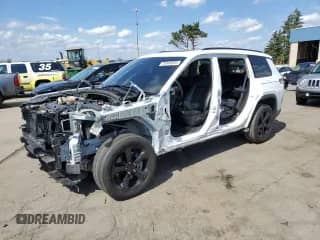 2023 Jeep Grand Cherokee Limited with VIN 1C4RJKBG9P8863708, listed as a Copart auction lot 70349925 with 31,560 mi miles and Salvage title. Bid and sale history available at DreamBid. Image 1.