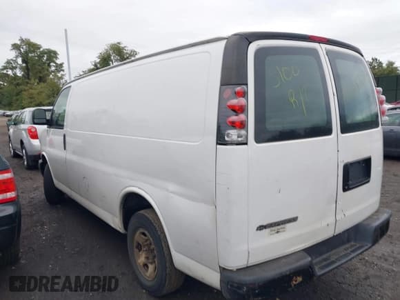 ✅ 2008 Chevrolet Express Cargo • VIN: 1GCGG25C681105785 • Лот: 40381121. Опубликован ранее на IAAI с пробегом Не указан. Бесплатный доступ к архиву аукционных продаж из США и подробный отчёт об истории автомобиля на DreamBid. Изображение 3.