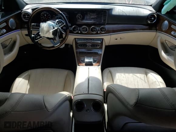 ✅ 2019 Mercedes-Benz E 300 • VIN: WDDZF4KBXKA586723 • Lot: 62183695. Listed on Copart with 73,187 mi. Free auction sales archive from the USA and detailed vehicle history report at DreamBid. Image 8.