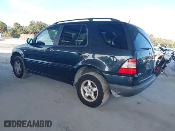 ✅ 2001 Mercedes-Benz M 320/430/500 • VIN: 4JGAB54E01A282116 • Lot: 43890152. Listed on IAAI with 216,234 mi. Free auction sales archive from the USA and detailed vehicle history report at DreamBid. Image 3.