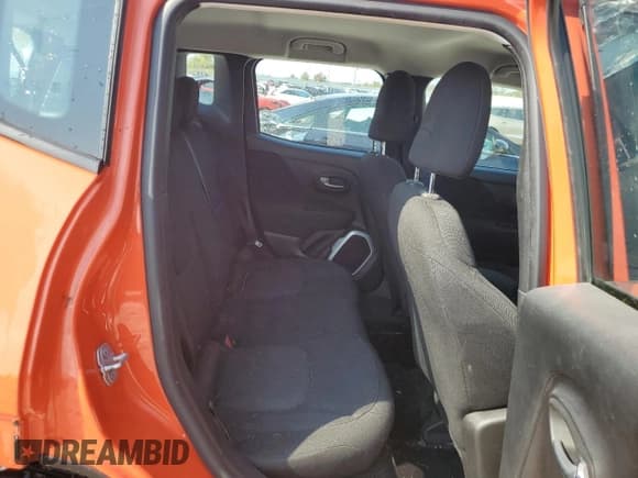 ✅ 2018 Jeep Renegade Upland • VIN: ZACCJBAB1JPG92495 • Lot: 84913915. Listed on Copart with 107,795 mi. Free auction sales archive from the USA and detailed vehicle history report at DreamBid. Image 11.