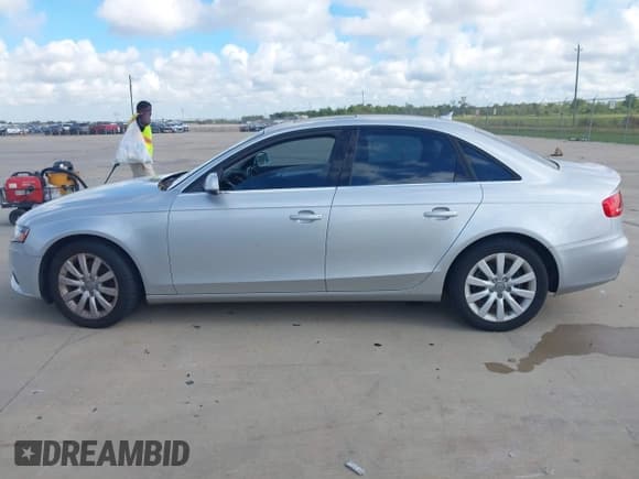 ✅ 2011 Audi A4 Premium Plus • VIN: WAUEFAFL1BN002466 • Лот: 43385497. Опубликован ранее на IAAI с пробегом 171 765 миль. Бесплатный доступ к архиву аукционных продаж из США и подробный отчёт об истории автомобиля на DreamBid. Изображение 14.