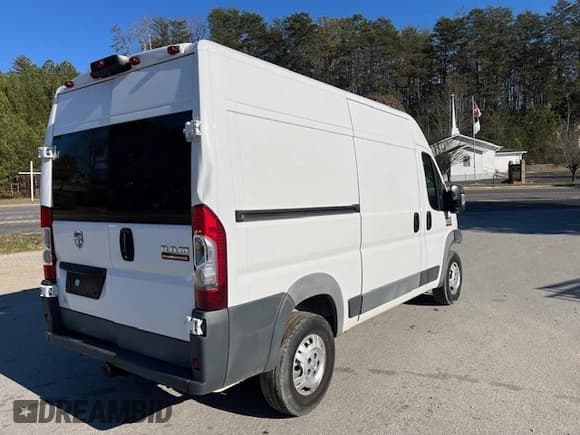✅ 2018 Ram ProMaster Cargo • VIN: 3C6TRVCG2JE100738 • Lot: 83638454. Wystawiony na Copart z przebiegiem 328 446 mil. Bezpłatny archiwum sprzedaży aukcyjnych z USA i szczegółowy raport historii pojazdu na DreamBid. Zdjęcie 4.