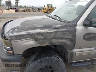 ✅ 2000 Chevrolet Silverado 2500 LS • VIN: 1GCGK29U9YE129993 • Lot: 42809396. Wystawiony na IAAI z przebiegiem 219 569 mil. Bezpłatny archiwum sprzedaży aukcyjnych z USA i szczegółowy raport historii pojazdu na DreamBid. Zdjęcie 6.