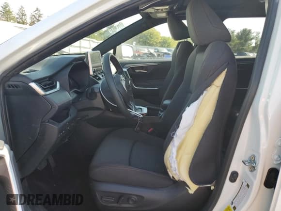 ✅ 2025 Toyota RAV4 SE • VIN: JTMAB3FVXSD257004 • Лот: 85128375. Опубликован ранее на Copart с пробегом 1 693 миль. Бесплатный доступ к архиву аукционных продаж из США и подробный отчёт об истории автомобиля на DreamBid. Изображение 7.