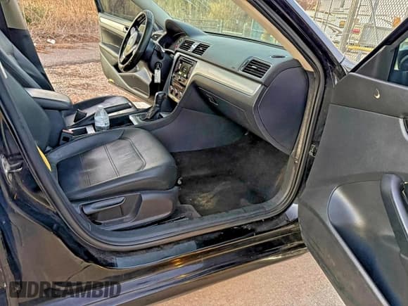 ✅ 2012 Volkswagen Passat SE • VIN: 1VWBH7A35CC048838 • Lot: 96841805. Listed on Copart with 218,808 mi. Free auction sales archive from the USA and detailed vehicle history report at DreamBid. Image 5.