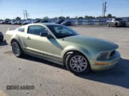 ✅ 2006 Ford Mustang Standard • VIN: 1ZVHT80N165136621 • Lot: 85731305. Wystawiony na Copart z przebiegiem 104 396 mil. Bezpłatny archiwum sprzedaży aukcyjnych z USA i szczegółowy raport historii pojazdu na DreamBid. Zdjęcie 4.