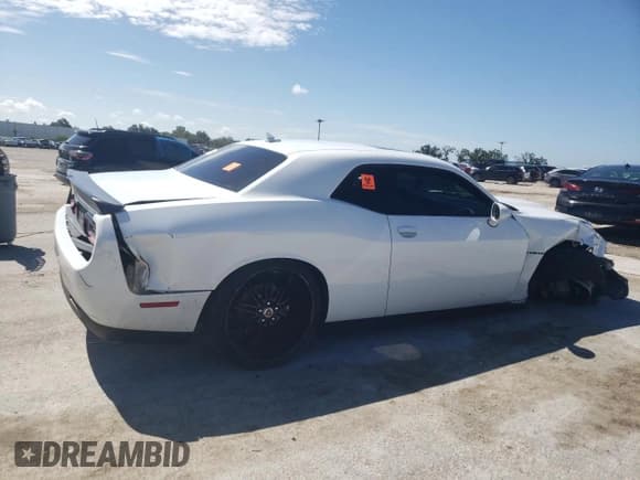✅ 2021 Dodge Challenger R/T • VIN: 2C3CDZBTXMH567772 • Lot: 63748284. Wystawiony na Copart z przebiegiem 33 995 mil. Bezpłatny archiwum sprzedaży aukcyjnych z USA i szczegółowy raport historii pojazdu na DreamBid. Zdjęcie 3.