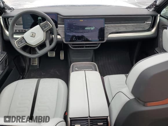 ✅ 2023 Rivian R1S Adventure • VIN: 7PDSGABA6PN017889 • Lot: 68860864. Wystawiony na Copart z przebiegiem 7 661 mil. Bezpłatny archiwum sprzedaży aukcyjnych z USA i szczegółowy raport historii pojazdu na DreamBid. Zdjęcie 8.