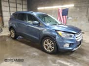 ✅ 2018 Ford Escape SE • VIN: 1FMCU9GD6JUB22477 • Lot: 92275205. Wystawiony na Copart z przebiegiem 103 561 mil. Bezpłatny archiwum sprzedaży aukcyjnych z USA i szczegółowy raport historii pojazdu na DreamBid. Zdjęcie 4.