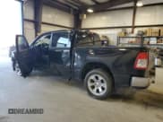 ✅ 2022 Ram 1500 Big Horn • VIN: 1C6SRFFT3NN381931 • Лот: 82612754. Опубликован ранее на Copart с пробегом 41 813 миль. Бесплатный доступ к архиву аукционных продаж из США и подробный отчёт об истории автомобиля на DreamBid. Изображение 2.