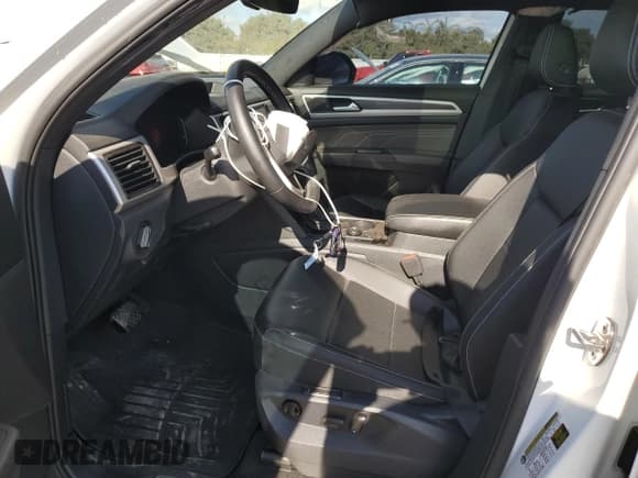 ✅ 2023 Volkswagen Atlas SEL • VIN: 1V2BC2CA7PC215477 • Lot: 86226105. Listed on Copart with 33,258 mi. Free auction sales archive from the USA and detailed vehicle history report at DreamBid. Image 7.