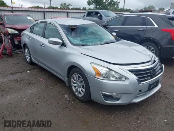 ✅ 2015 Nissan Altima S • VIN: 1N4AL3AP2FN877485 • Lot: 43108037. Wystawiony na IAAI z przebiegiem 98 498 mil. Bezpłatny archiwum sprzedaży aukcyjnych z USA i szczegółowy raport historii pojazdu na DreamBid. Zdjęcie 1.