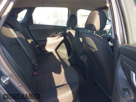 ✅ 2018 Hyundai Elantra • VIN: KMHH35LE9JU011924 • Лот: 43465853. Опубликован ранее на IAAI с пробегом 124 285 миль. Бесплатный доступ к архиву аукционных продаж из США и подробный отчёт об истории автомобиля на DreamBid. Изображение 8.