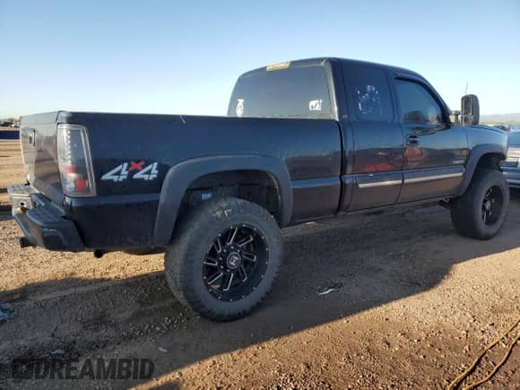 2007 Chevrolet Silverado 2500HD Work Truck with VIN 1GCHK29U97E176671, listed as a Copart auction lot 81140565 with 218,083 mi miles and Salvage title. Bid and sale history available at DreamBid. Image 3.