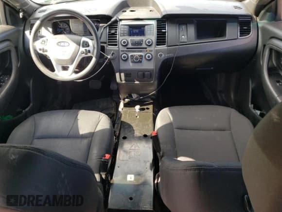 ✅ 2016 Ford Police Interceptor • VIN: 1FAHP2L80GG147664 • Lot: 70564474. Wystawiony na Copart z przebiegiem 155 135 mil. Bezpłatny archiwum sprzedaży aukcyjnych z USA i szczegółowy raport historii pojazdu na DreamBid. Zdjęcie 8.